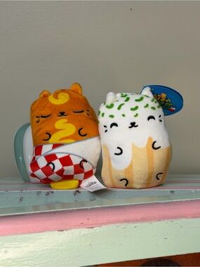 Cats Vs Pickles pair